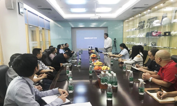 长安高协组团再访hjc888黄金城，，，，，，新质料专业委员会呼之欲出！